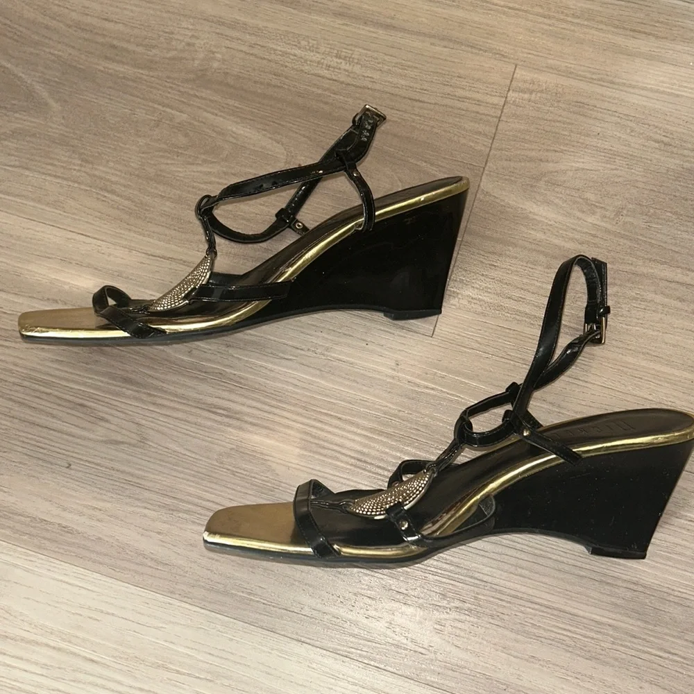 Nickels Wedge Heels 8.5 Black Gold Medallion Patent Leather Ankle Strap Dressy